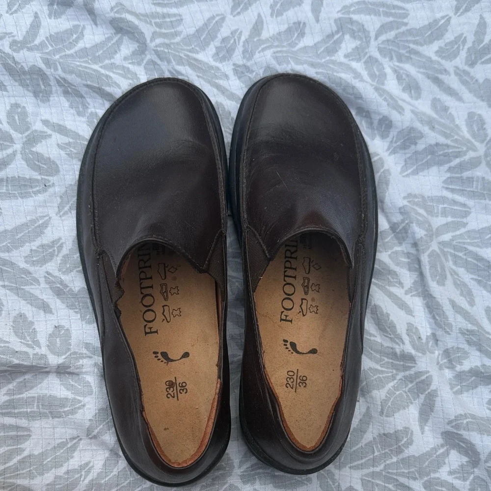 Men's Brown Leather Slip-On Shoes - Picture 2 of 4